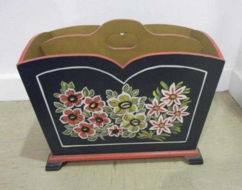 PRETTY BAUEMALEREI MAGAZINE RACK