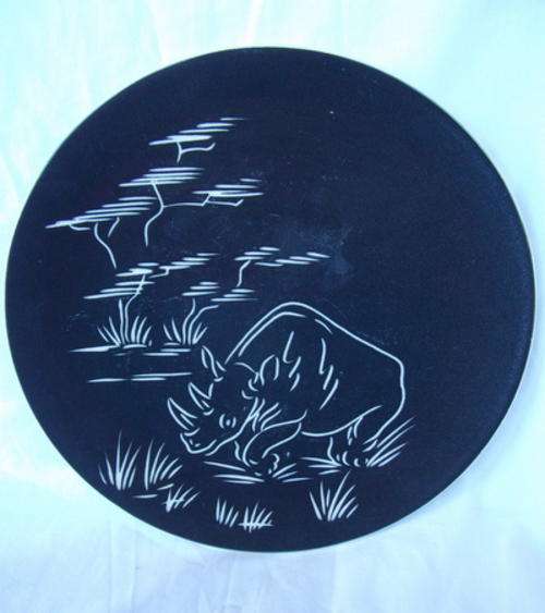 A RHINO HAND DECORATED PLATE -DROSTDY - MADE IN SOUTH AFRICA