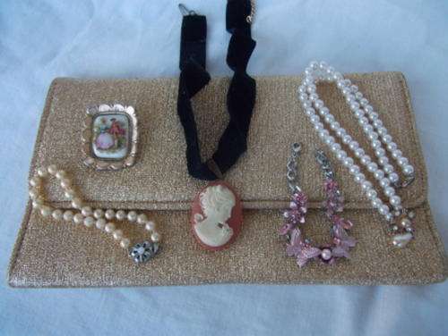 A LOVELY COLLECTION OF COSTUME JEWELLERY WITH A STUNNING LUREX EVENING BAG