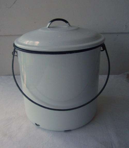 LOVELY OLD ENAMEL KANNETJIE - 20 CM HIGH X 19 CM ACROSS - GOOD USED CONDITION