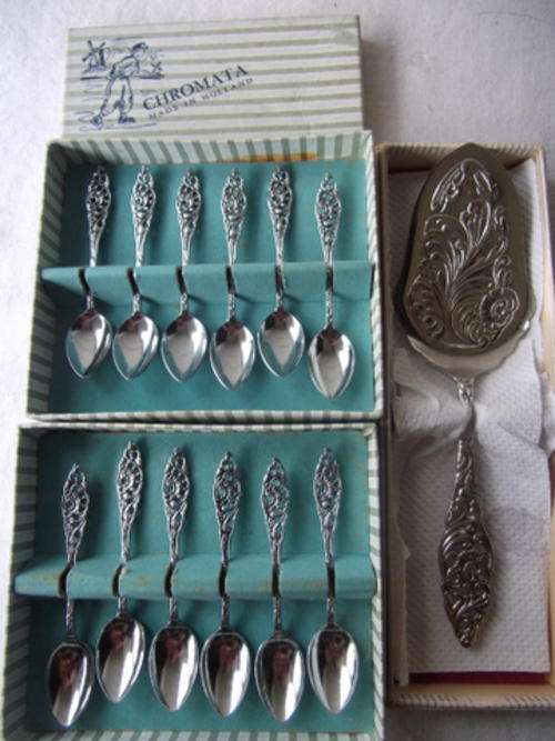 SWEET COFFEE SPOONS  AND A CAKE LIFTER -  EXPRESSO CUP SIZE SPOONS