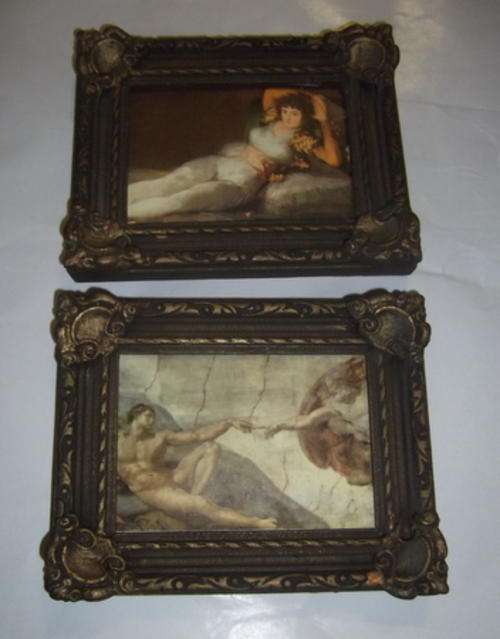 TWO LOVELY LITTLE ORNATE WOODEN FRAMES WITH OLD POSTCARD PICTURES OF THE OLD MASTERS
