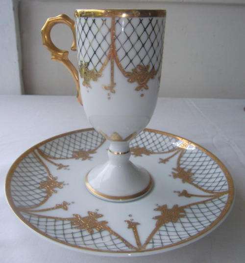GORGEOUS SIGNED GOLD NET DEMI TASSE CUP