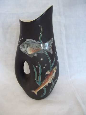 BEAUTIFUL HANDPAINTED CRESCENT WARE VASE - 20 CM HIGH