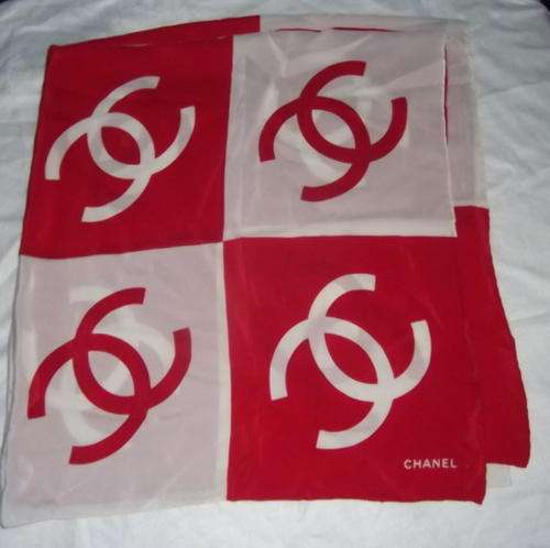 CLASSIC CHANEL SCARF