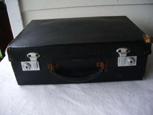 CUTE BOXY VINTAGE BRIEFCASE