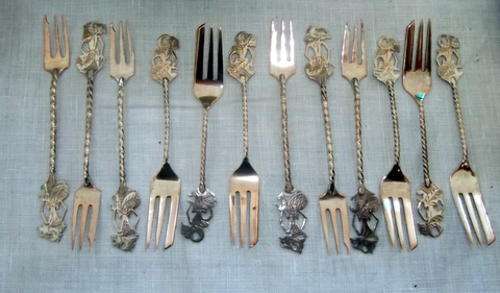 12 SIAM 800 SILVER CAKE FORKS - BEAUTIFUL!