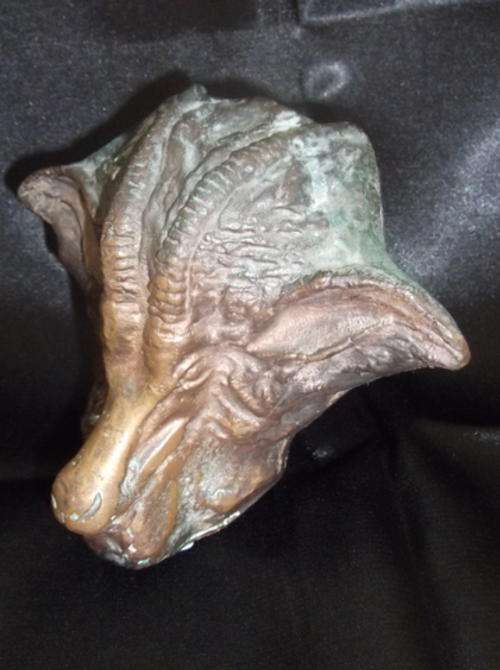 BEAUTIFUL BRONZE OF A SABLE ANTELOPE BY SCULPTOR AND CONSERVATIONIST KEITH CALDER