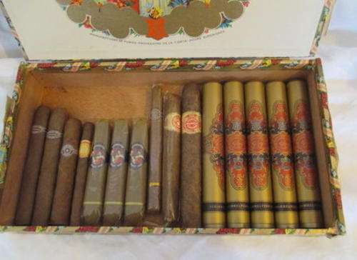 A FINE SELECTION OF QUALITY CIGARS IN A SHIMMELPENNICK BOX ( 5 OF WHICH IS SHIMMELPENNICK CIGARS )