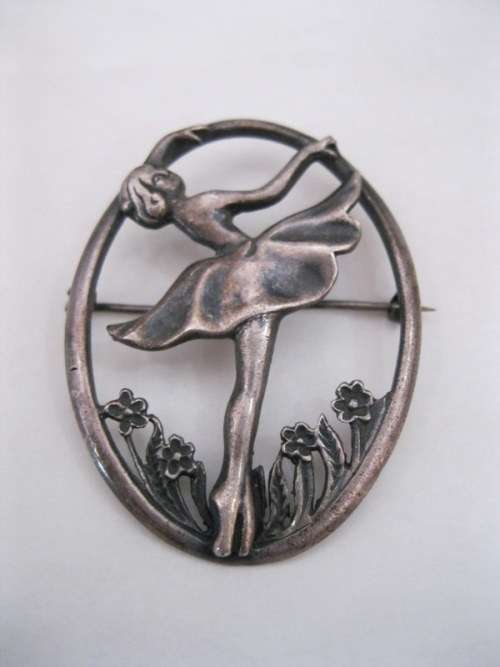 DELIGHTFUL STERLING SILVER BROOCH - FLOWER BALLERINA - 4.5 CM X 3.5 CM