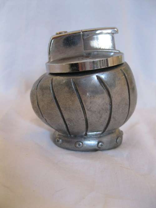 CARROL BOYES TABLE LIGHTER