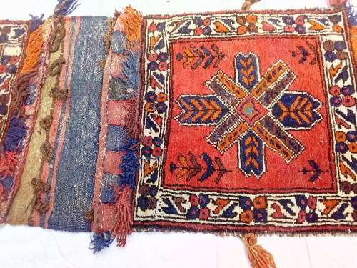 Gorgeous vintage saddle bag made with natural dyes and pure 100% wool. 1.20m x 47 cm