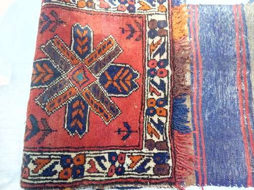 Gorgeous vintage saddle bag made with natural dyes and pure 100% wool. 1.20m x 47 cm