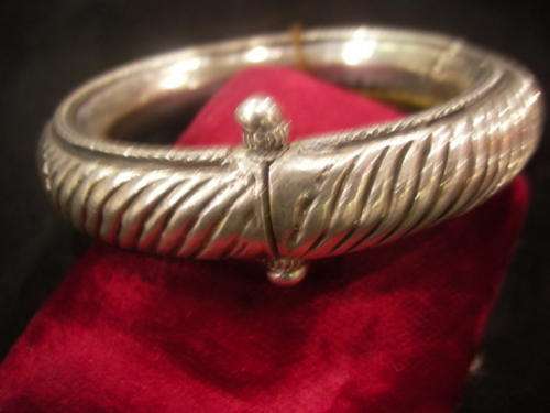 REALLY LOVELY VINTAGE SILVER BANGLE - FOR THE SILVER COLLECTOR