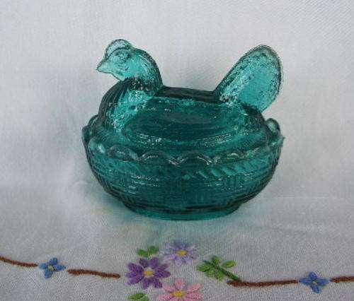 PRETTY TURQOUISE GLASS CHICKEN DISH