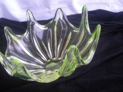 STUNNING SPLASH OF MURANO GLASS IN TRANSLUCENT GREEN - BEAUTIFULL!!