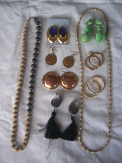 SEVEN PAIRS OF EARRINGS AND TWO NECKLACES - LOVELY COLLECTION TO SEE - POSTAGE ONLY R25