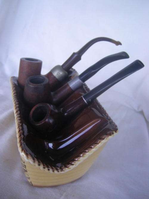 INTERESTING PIPE SET - PETERSON HALLMARKED ,KEYSER AND MEDICO WITH CERAMIC PIPEHOLDER