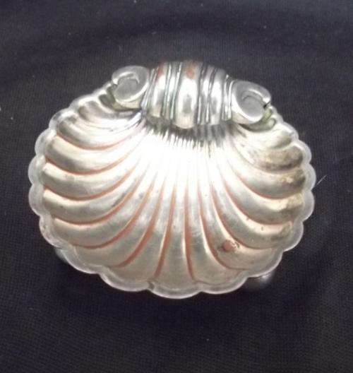 BEAUTIFUL SMALL SILVER PLATED SHELL BOWL