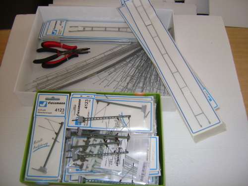 Large set of Viessmann HO catenary.