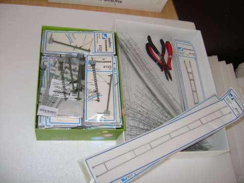 Large set of Viessmann HO catenary.