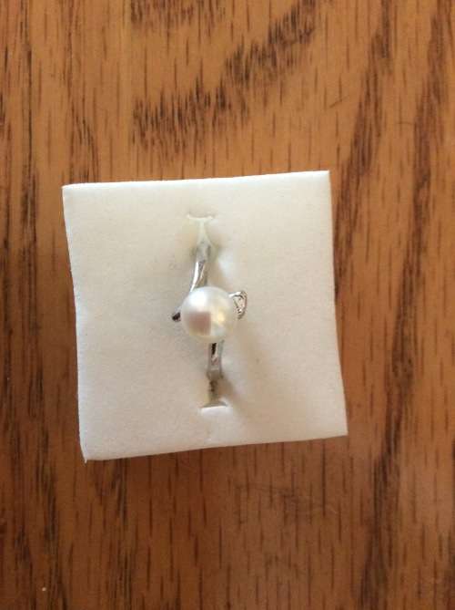 Genuine freshwater pearl ring