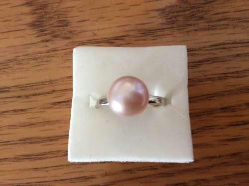 Large genuine freshwater pearl ring
