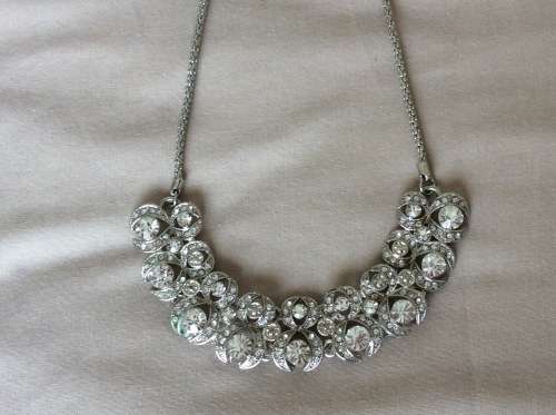 Stunning crystal necklace perfect for evening wear