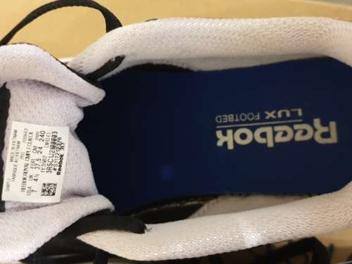 Reebok sneakers size 4