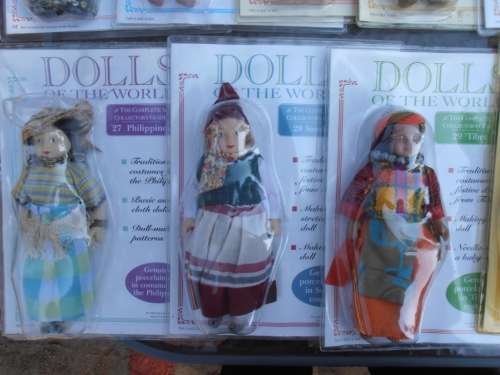 Large collection porcelain Dolls of the World collection, No 1-39, traditional dresses