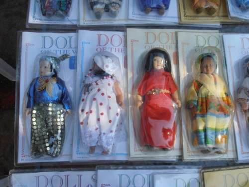Dolls Large collection porcelain Dolls of the World collection No 1 39 traditional dresses was sold for 453.00 on 25 Jun at 20 16 by SuziWong in Johannesburg ID 287628948