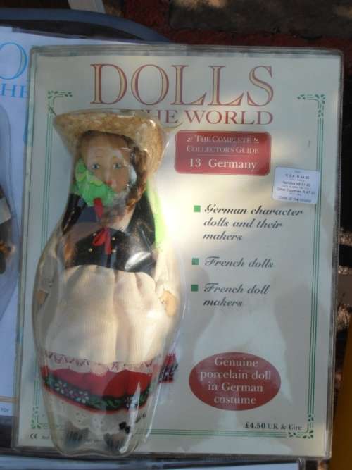 Large collection porcelain Dolls of the World collection, No 1-39, traditional dresses