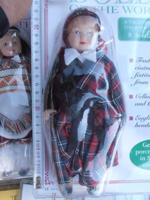 Large collection porcelain Dolls of the World collection, No 1-39, traditional dresses