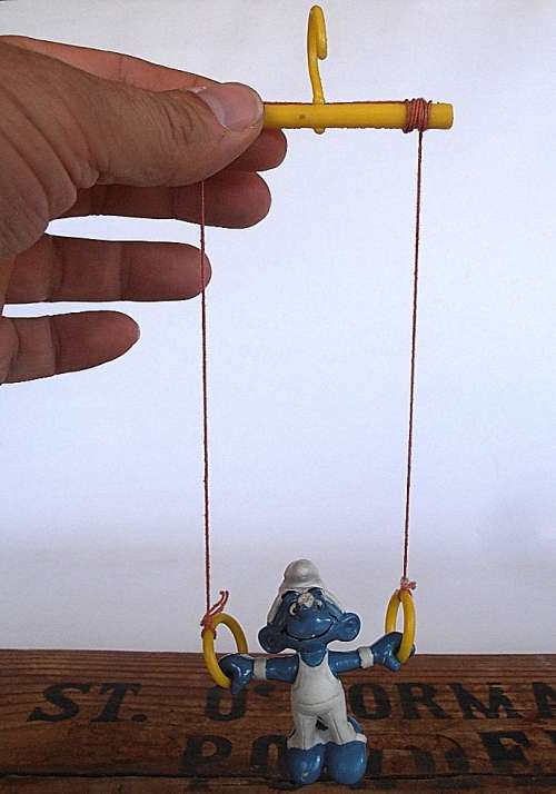 40510 Ring Gymnast Smurf, Vintage Smurfs figure, Shipping will only be charged once!