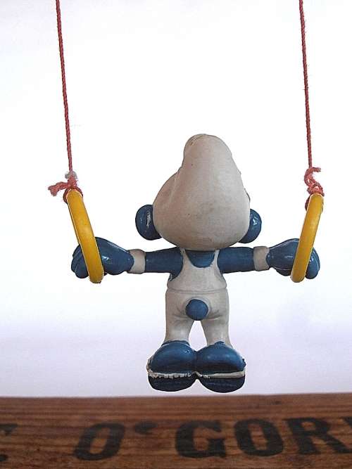 40510 Ring Gymnast Smurf, Vintage Smurfs figure, Shipping will only be charged once!