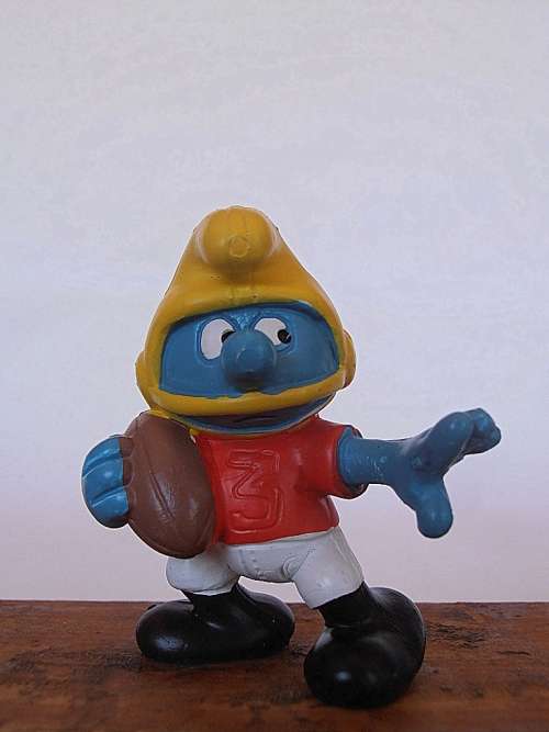 20132 American Footballer Smurf, Vintage Smurfs figure, Shipping will only be charged once!