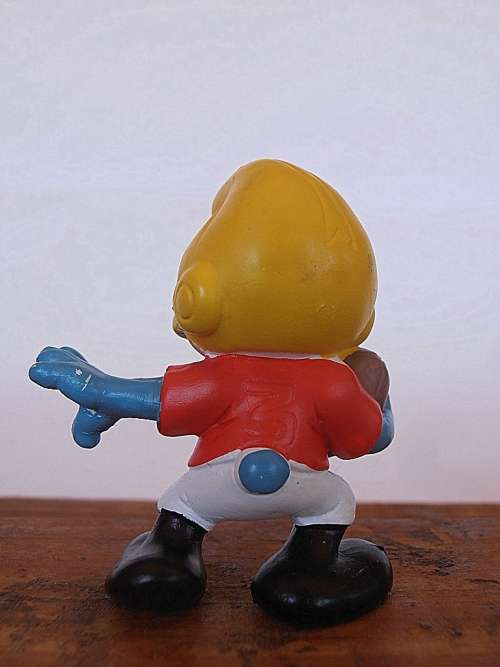 20132 American Footballer Smurf, Vintage Smurfs figure, Shipping will only be charged once!