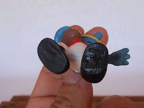 20132 American Footballer Smurf, Vintage Smurfs figure, Shipping will only be charged once!