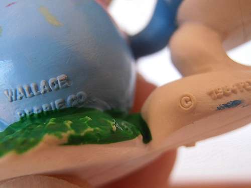 2.0490 Smurf with easter egg, Vintage Smurfs figure, Shipping will only be charged once!