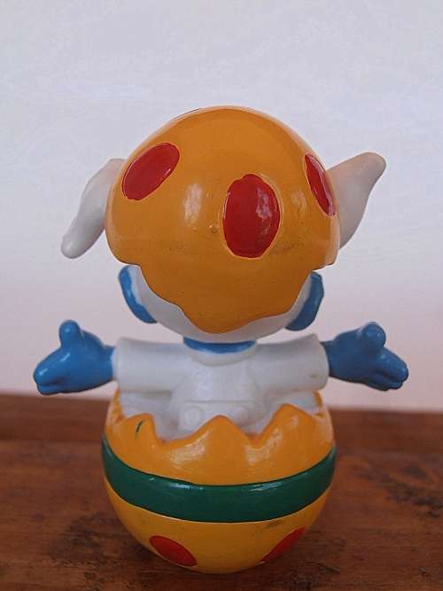 5.20511 Baby in yellow easter egg, Vintage Smurfs figure, Shipping will only be charged once!