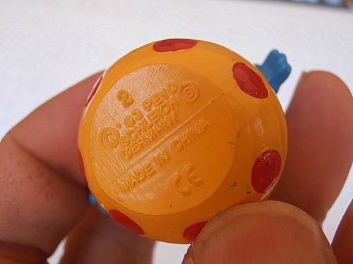 5.20511 Baby in yellow easter egg, Vintage Smurfs figure, Shipping will only be charged once!