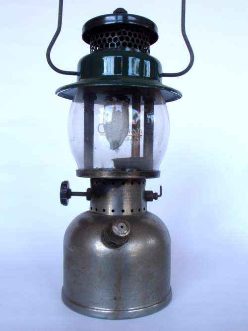 Beautiful vintage Coleman lamp 249 Scout, nice original condition!
