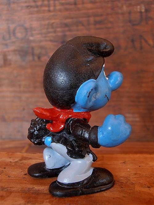 20202 Chimney Sweep Smurf, Vintage Smurfs figure, Shipping will only be charged once!