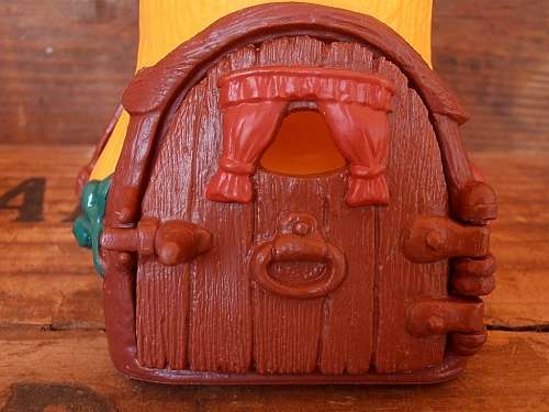 Red/yellow Smurf Cottage, EXCELLENT COND.,Vintage Smurfs figure, Shipping will only be charged once!