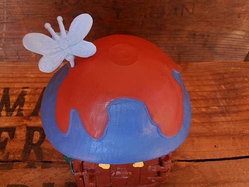 Blue/red Smurf Cottage, EXCELLENT COND. , Vintage Smurfs figure, Shipping will only be charged once!