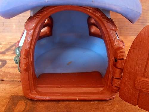 Blue/red Smurf Cottage, EXCELLENT COND. , Vintage Smurfs figure, Shipping will only be charged once!