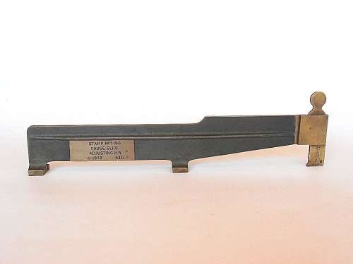 Vintage military gauge slide with beautiful wooden box, marked 1943, military marks