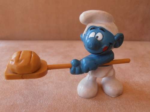 20113 Baker Smurf, vintage Smurfs figure. Shipping will only be charged once!