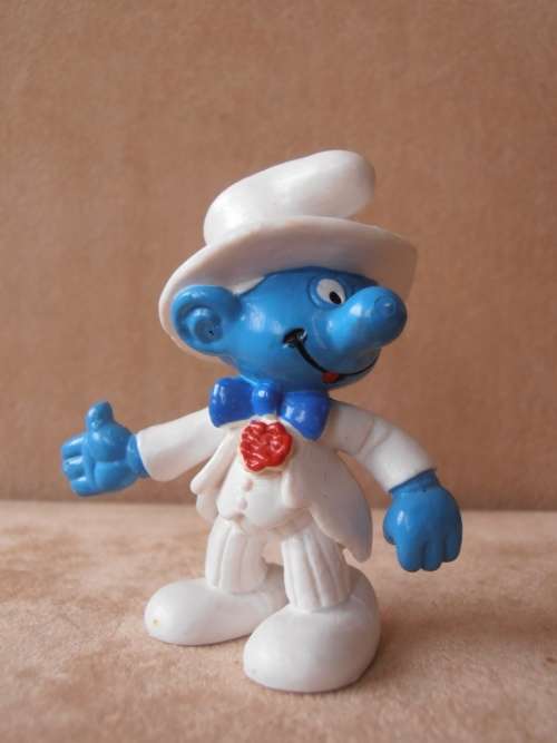 20413 Groom Smurf, vintage Smurfs figure. Shipping will only be charged once!