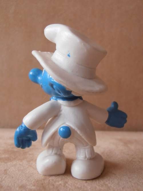 20413 Groom Smurf, vintage Smurfs figure. Shipping will only be charged once!